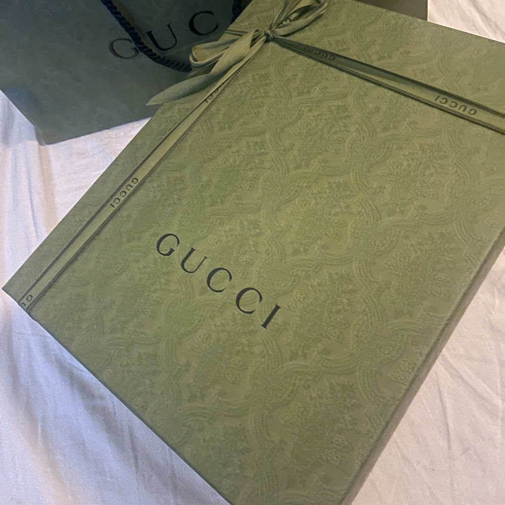 Gucci shoe